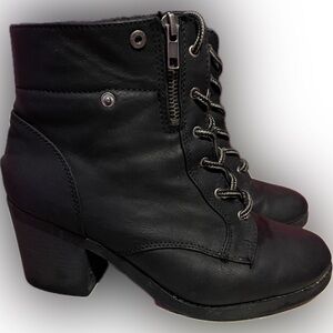 Jellypop Women’s Size 9 Insulated Hiker Boots